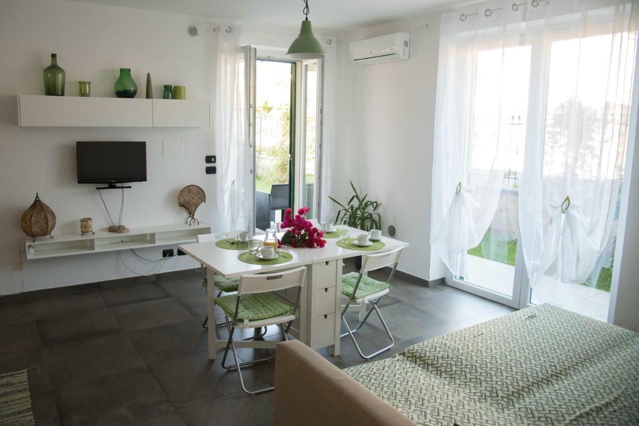 La Strelitzia Cervo Mare Apartment ภายนอก รูปภาพ